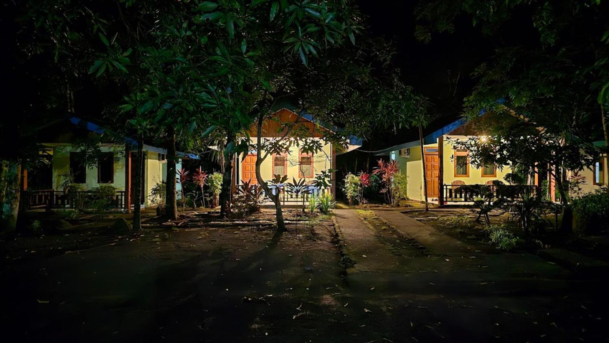 Tangkoko Macaca Hotel Rinondoran Buitenkant foto
